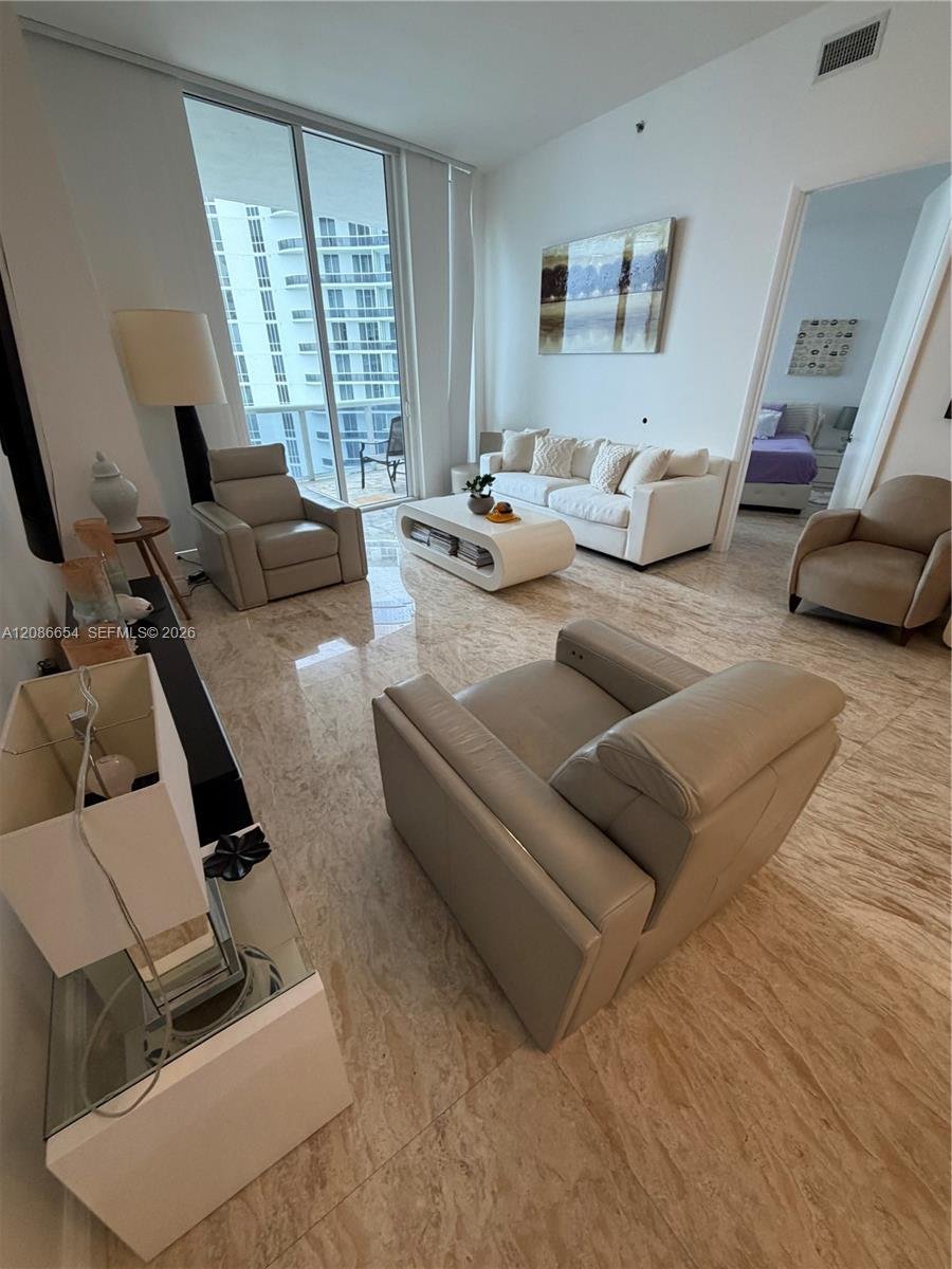 15901 Collins Ave # 3707, Sunny Isles Beach FL 33160
