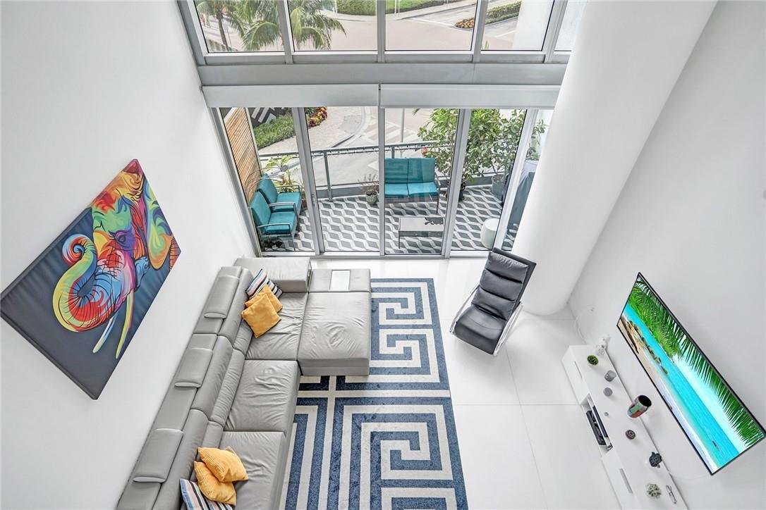 90 SW 3RD Street, Miami FL 33130
