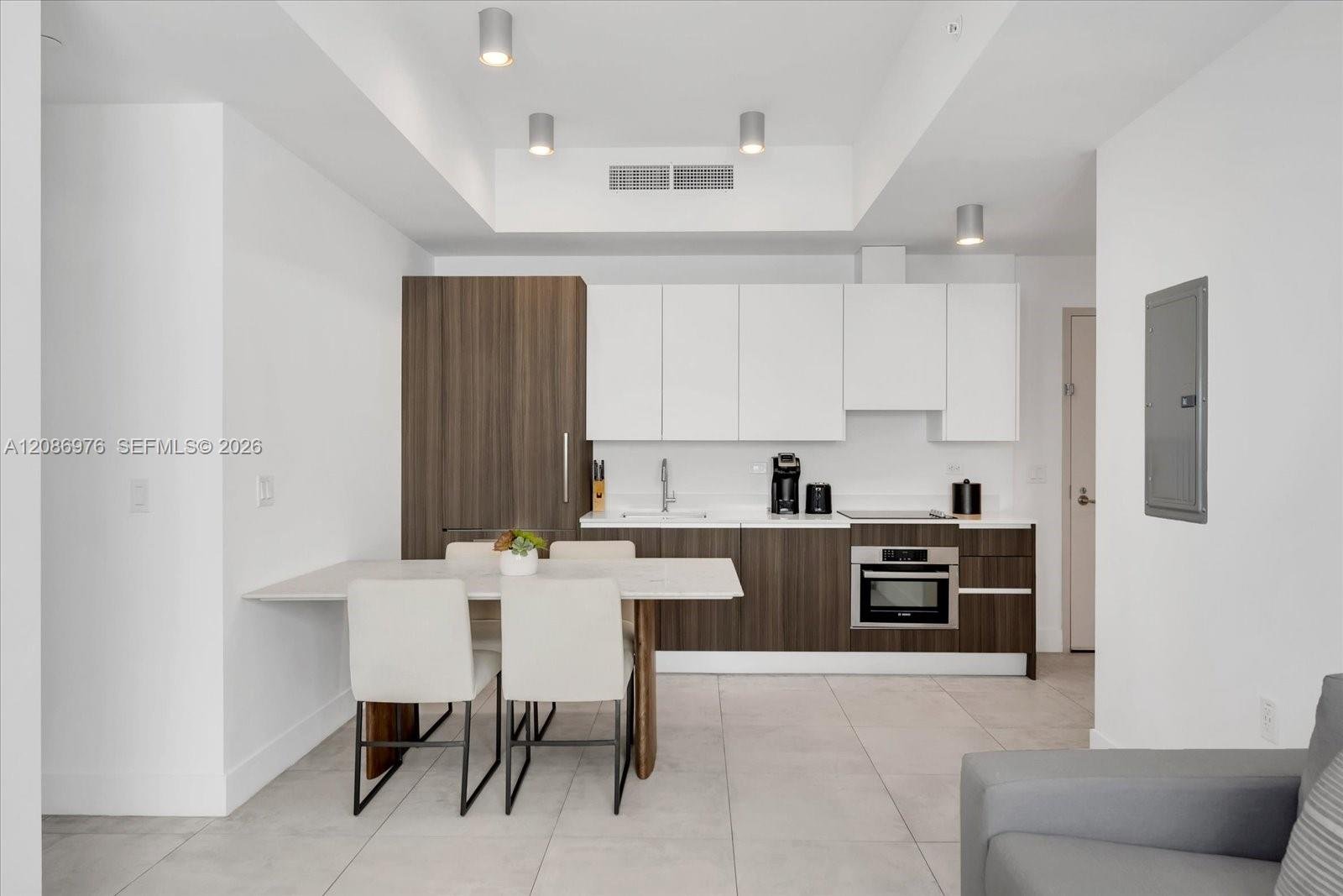 239 SW 9th St # 1603, Miami FL 33130