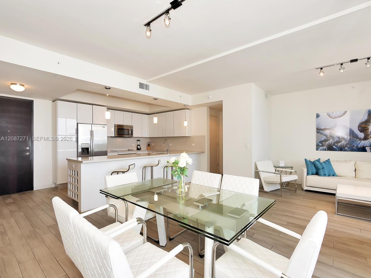 999 SW 1st Ave # 2512, Miami FL 33130