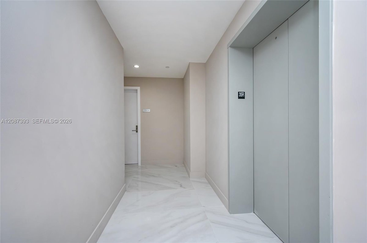 700 NE 24th St # 3504, Miami FL 33137
