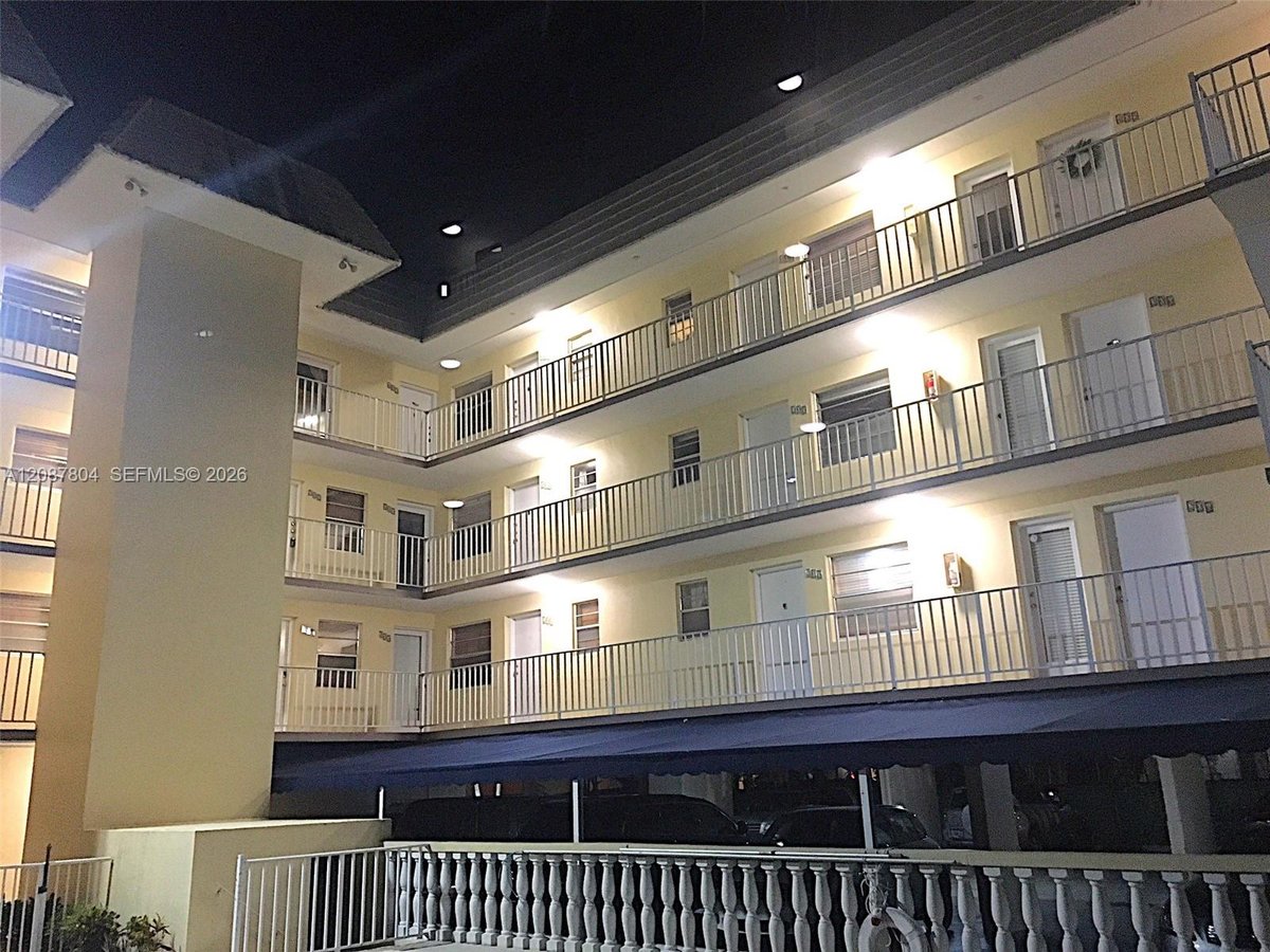 427 Santander Ave # 202, Coral Gables FL 33134