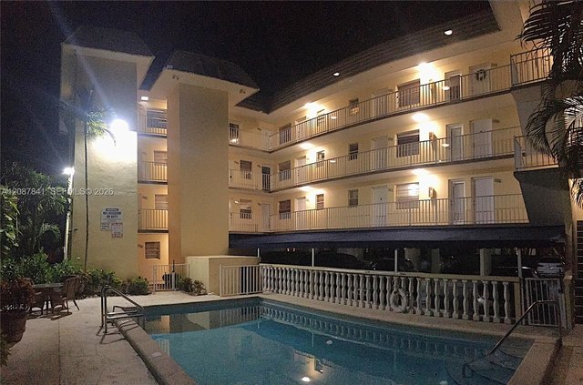 427 Santander Ave # 202, Coral Gables FL 33134