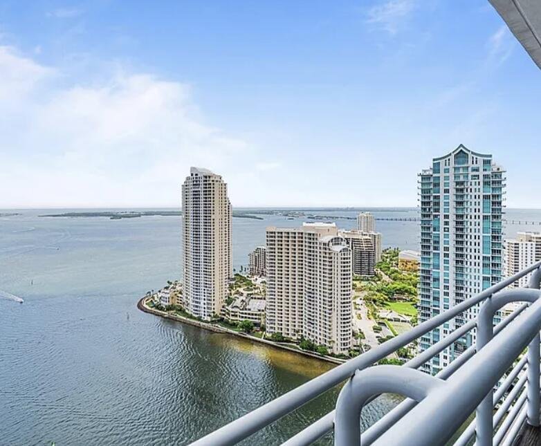 325 S BISCAYNE Boulevard # B, Miami FL 33131