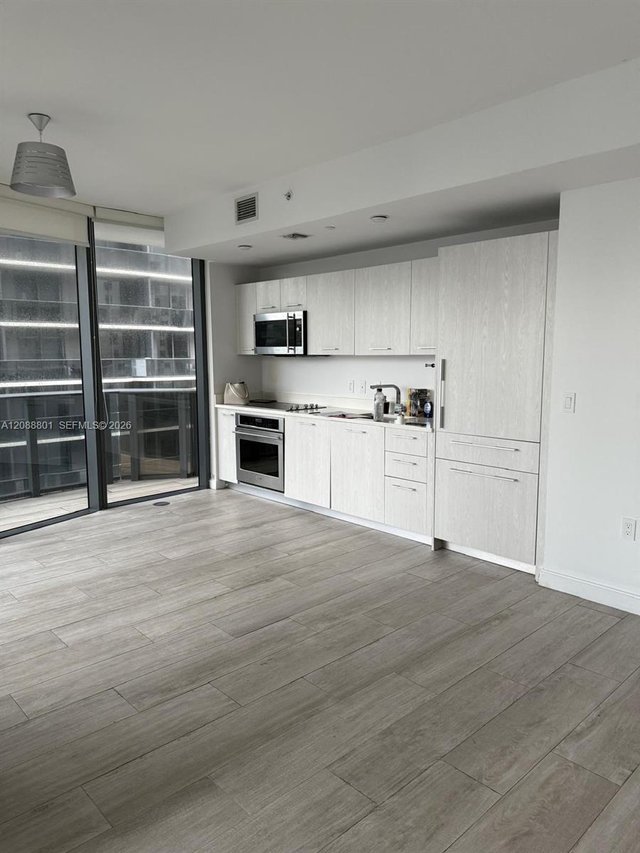 55 SW 9th St # 2401, Miami FL 33130
