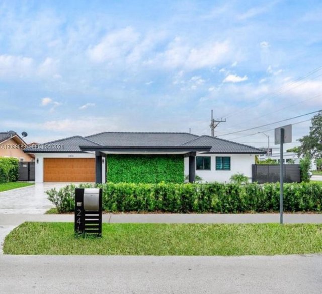 2410 SW 99th Ave, Miami FL 33165