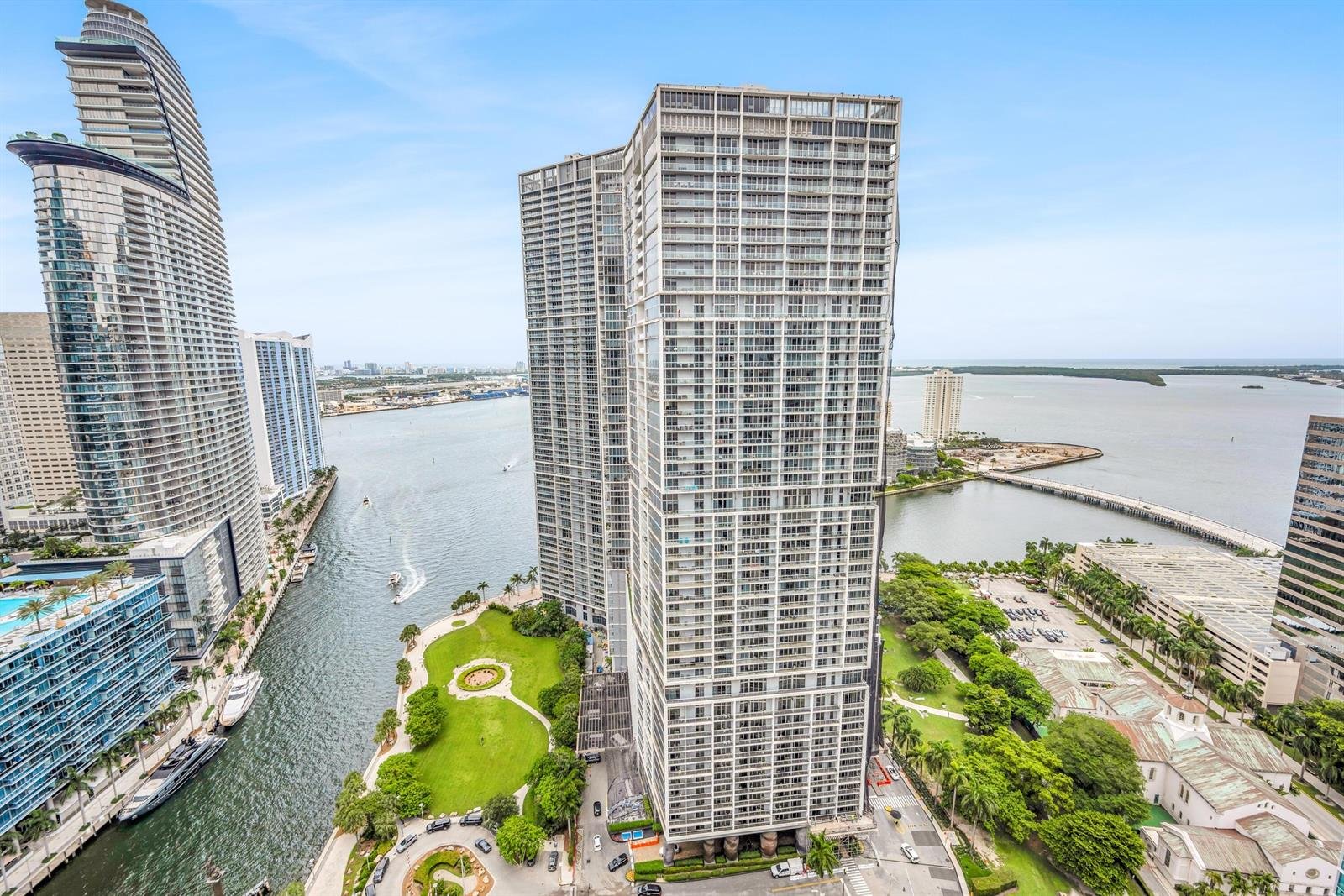 77 SE 5th Street # 2215, Miami FL 33131