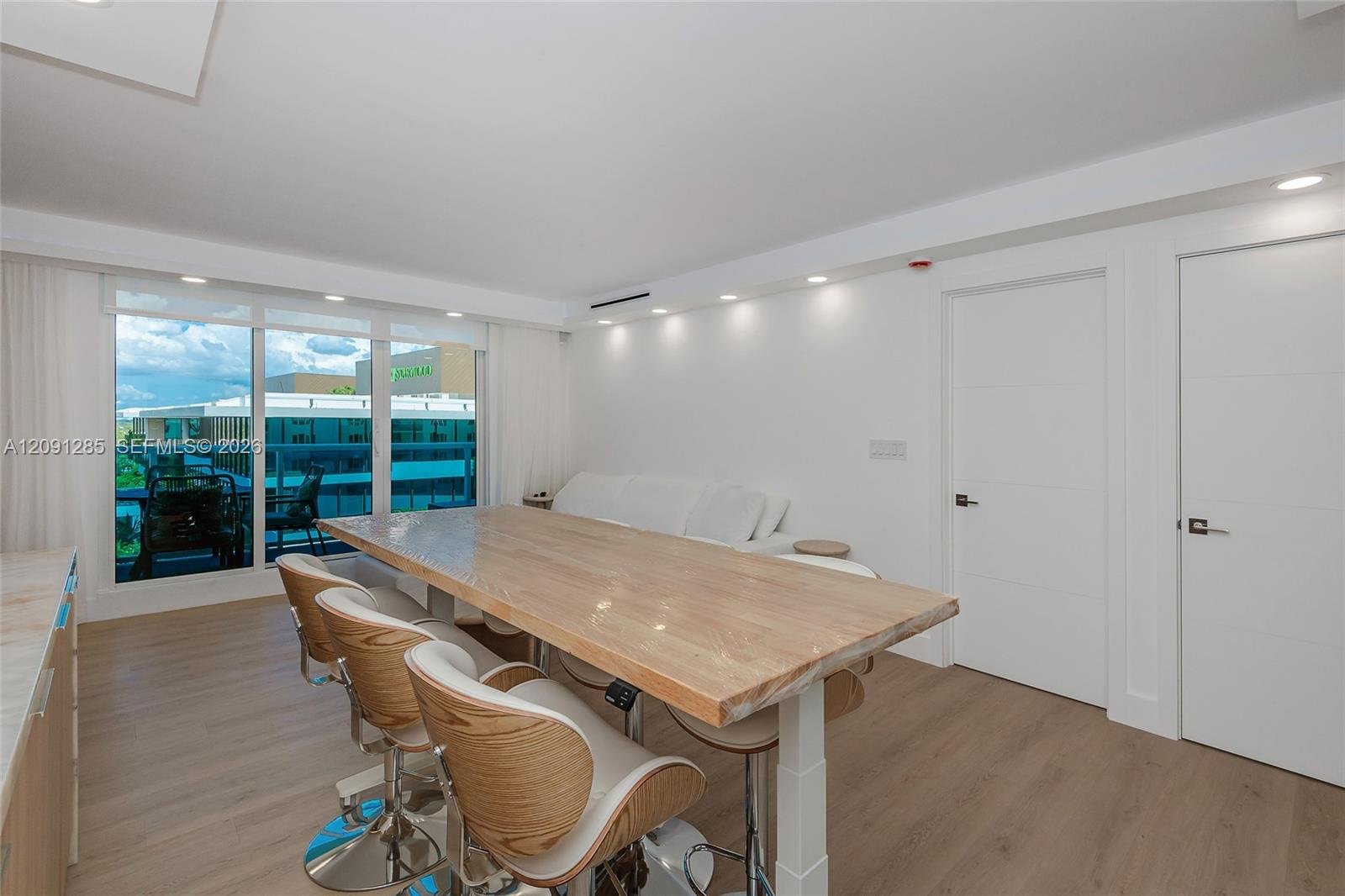 2301 Collins Ave # 834, Miami Beach FL 33139