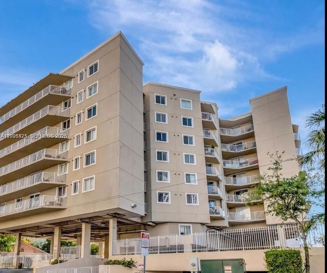 102 SW 6th Ave # 604, Miami FL 33130