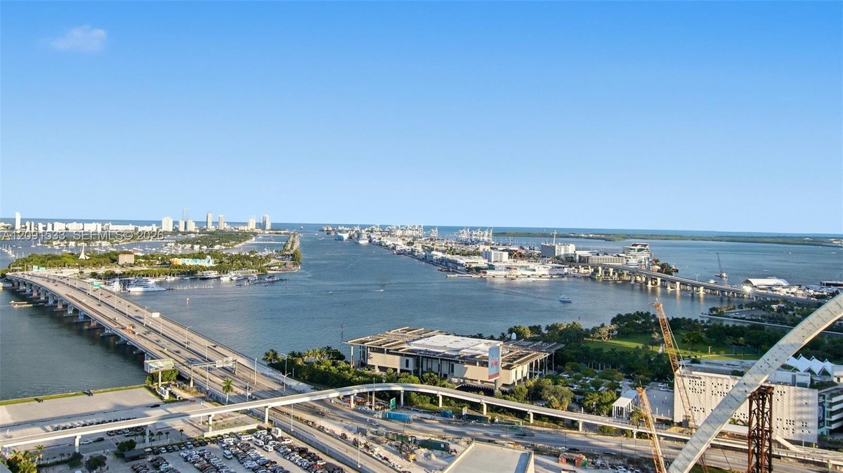 1400 Biscayne Blvd # 2902, Miami FL 33132