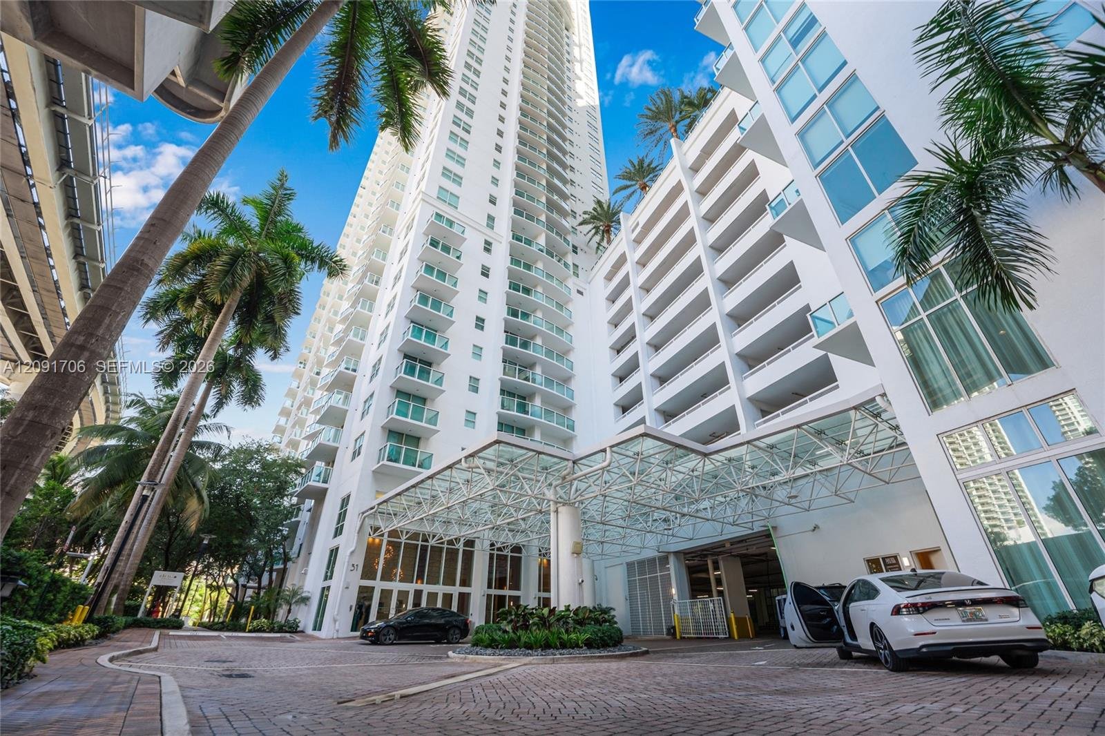 31 SE 5th St # 409, Miami FL 33131