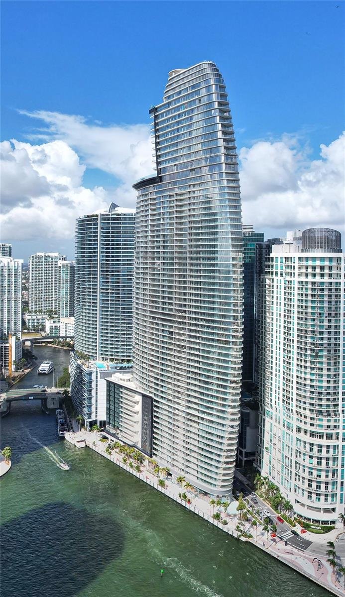 300 Biscayne Blvd Way # 2809, Miami FL 33131
