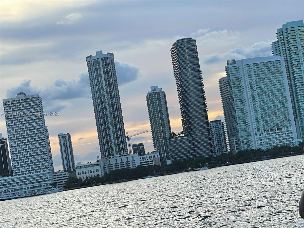1750 N Bayshore Dr # 2810, Miami FL 33132