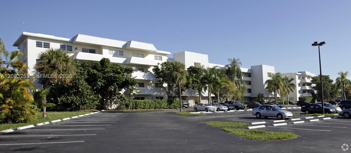 7410 SW 82nd St # K410, Miami FL 33143