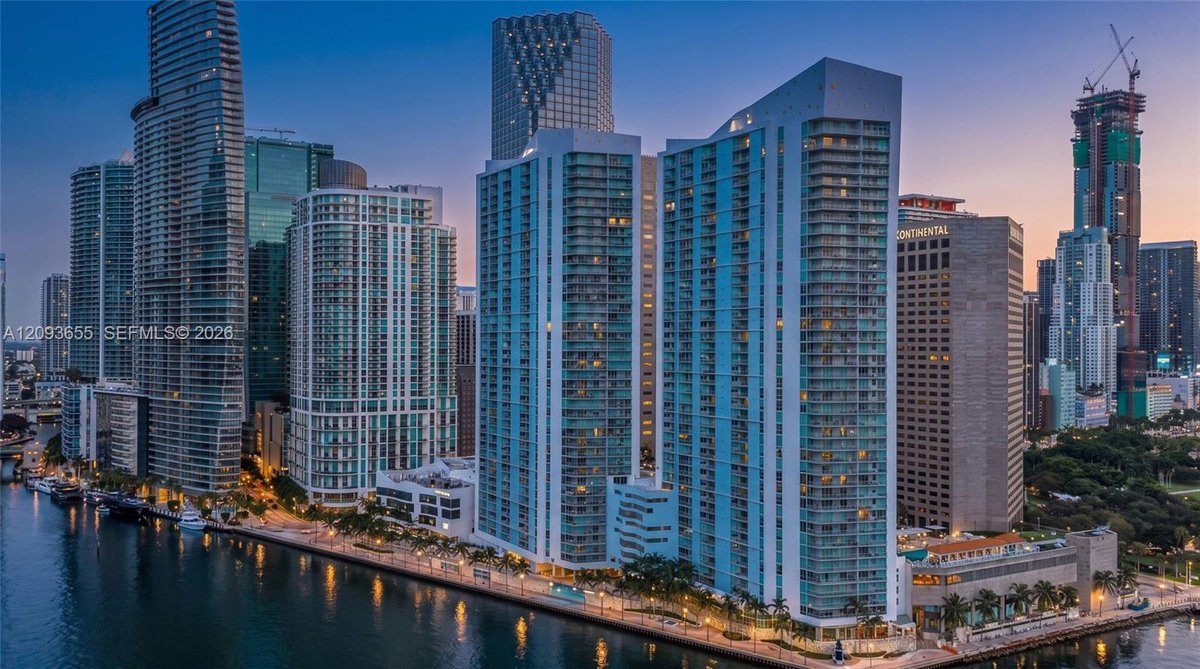325 S Biscayne Blvd # 2320, Miami FL 33131