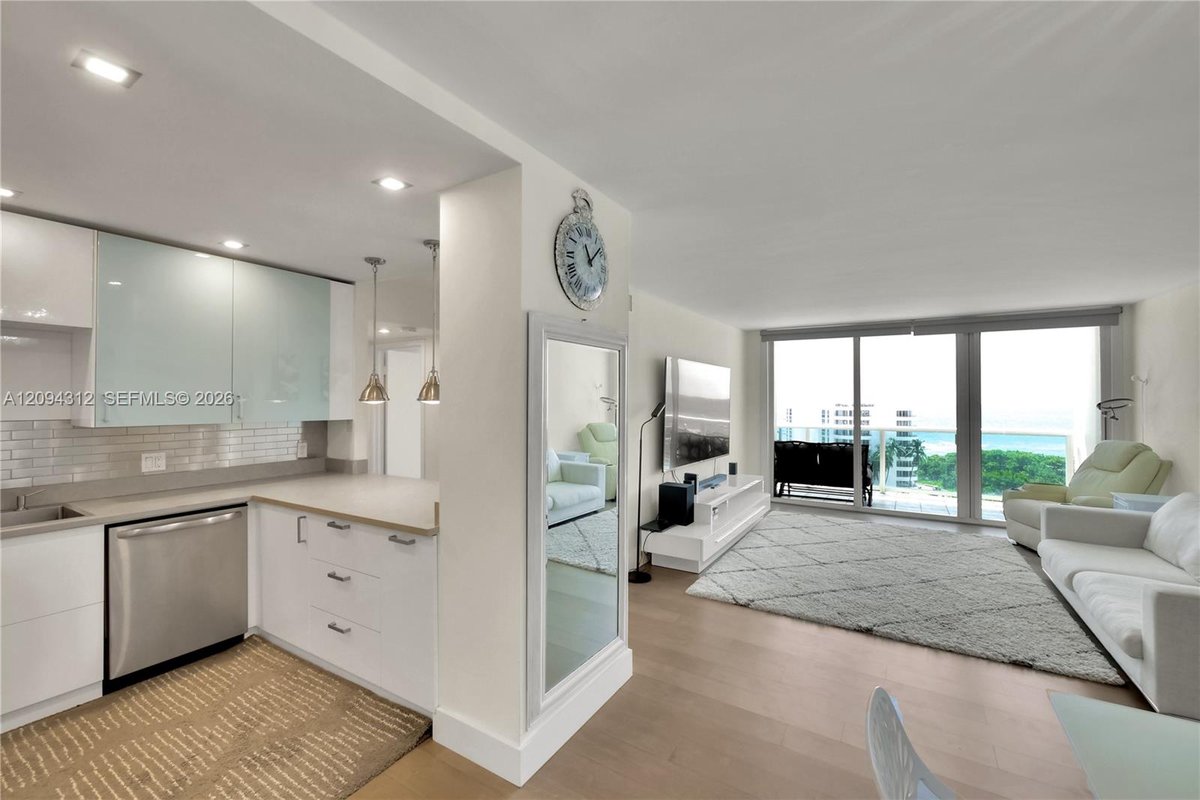 100 Bayview Dr # 1008, Sunny Isles Beach FL 33160