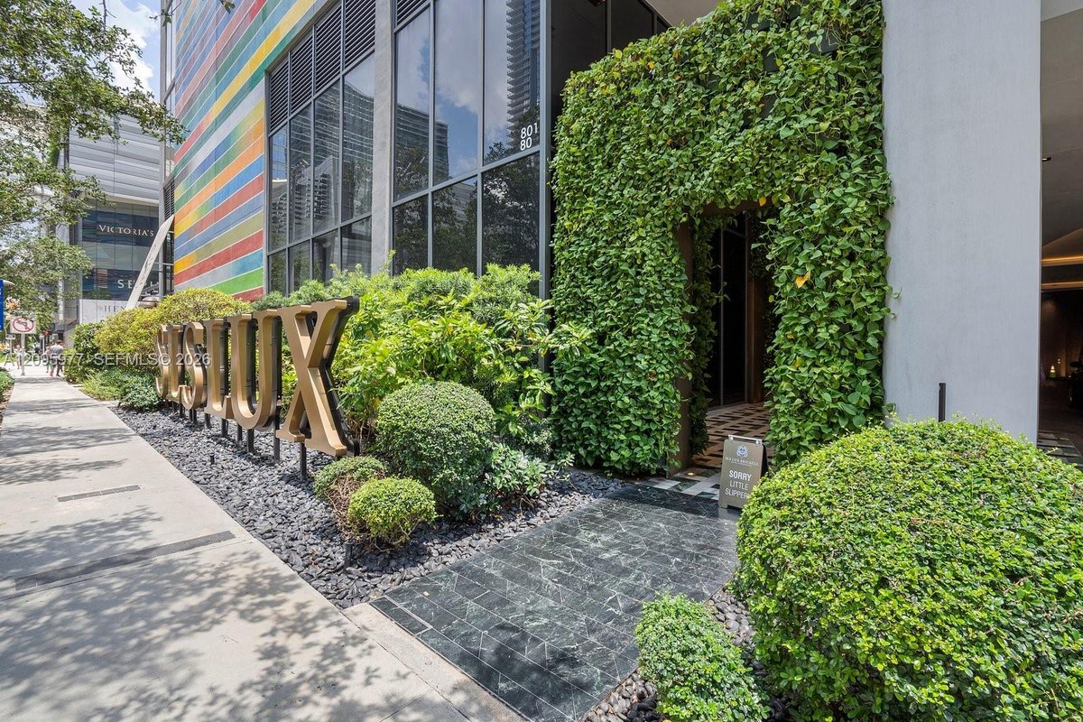 801 S Miami Ave # 2402, Miami FL 33130