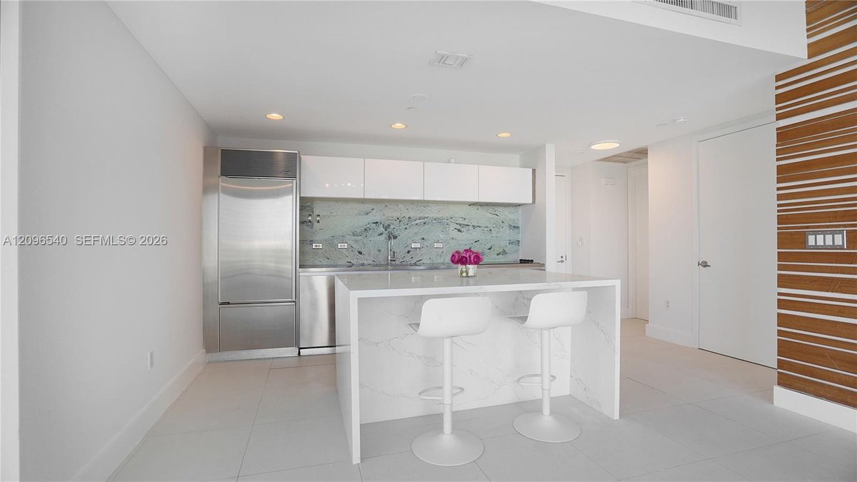 1040 Biscayne Blvd # 1206, Miami FL 33132