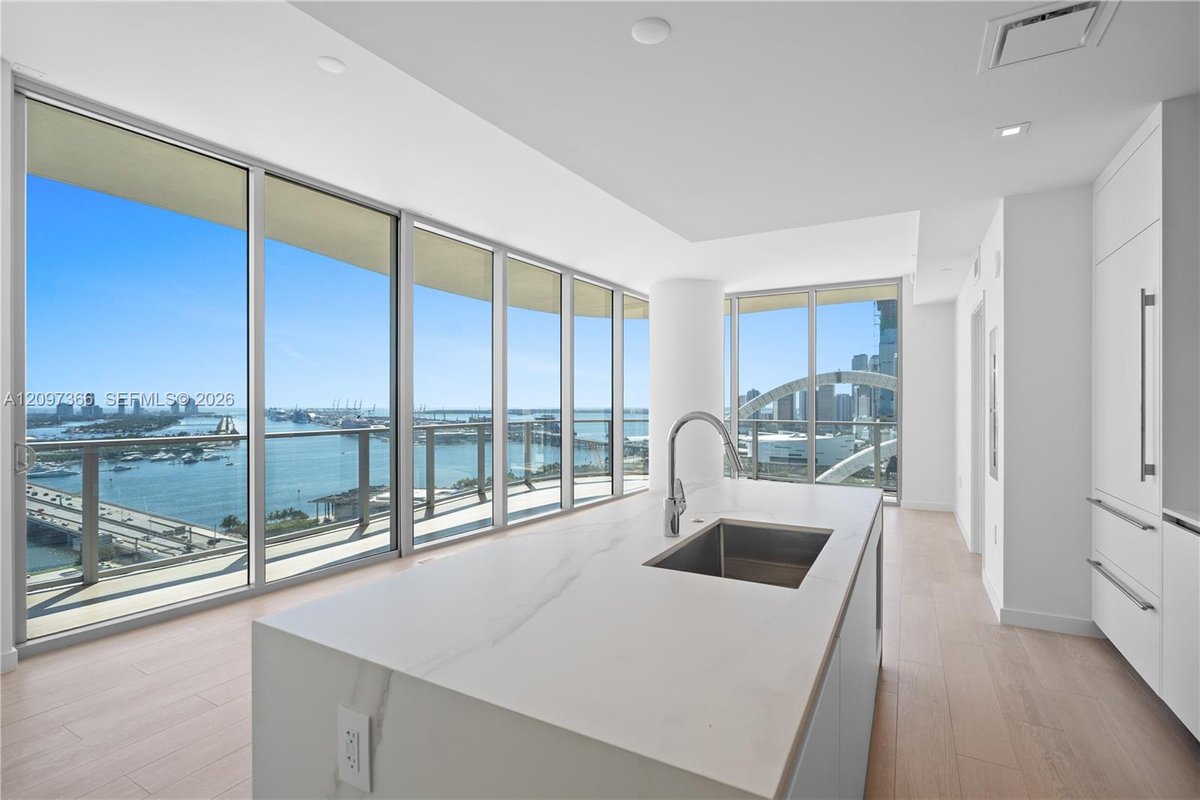 1400 Biscayne Blvd # 2601, Miami FL 33132