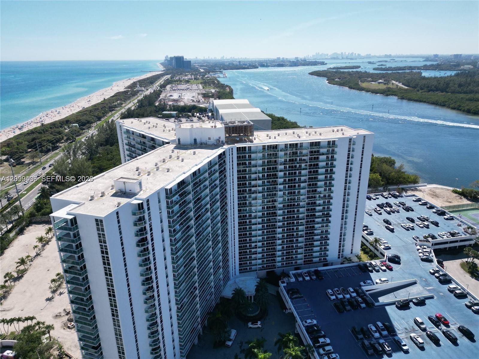 100 Bayview Dr # 812, Sunny Isles Beach FL 33160