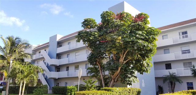 3868 NE 169th St # 408, North Miami Beach FL 33160