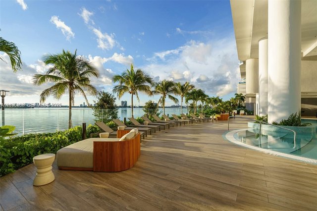 700 NE 24th St # 1803, Miami FL 33137