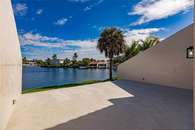 7238 Jacaranda Ln # 7238, Miami Lakes FL 33014