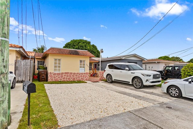 7830 W 8th Ave, Hialeah FL 33014