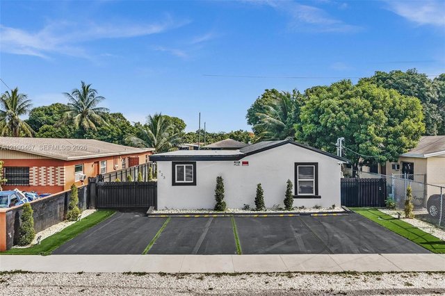 923 NW 110th St # B, Miami FL 33168