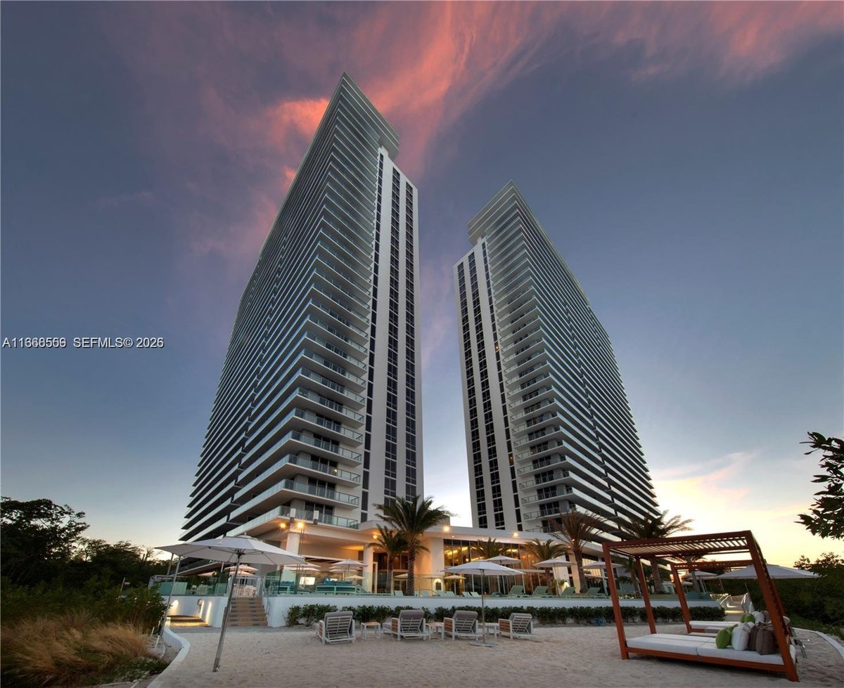 16385 Biscayne Blvd # 7, North Miami Beach FL 33160