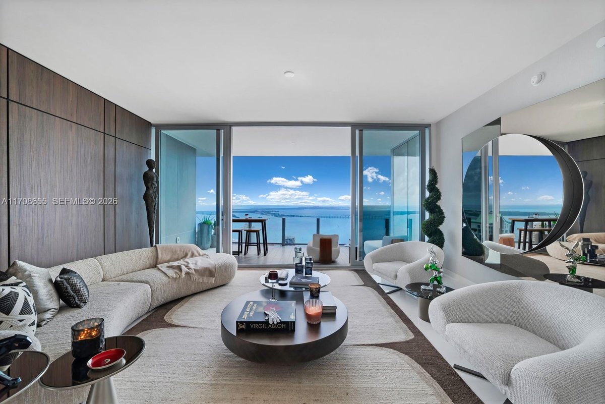 300 Biscayne Blvd Way # 4703, Miami FL 33131
