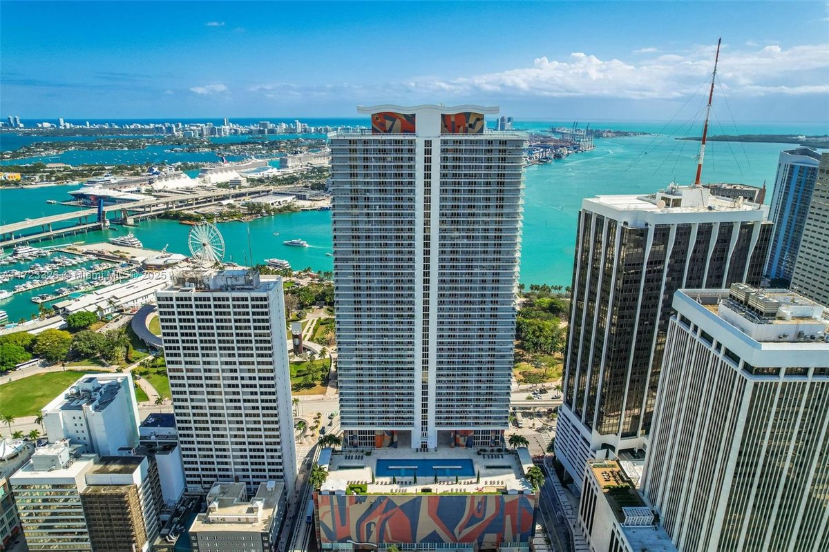 50 Biscayne Blvd # 4208, Miami FL 33132