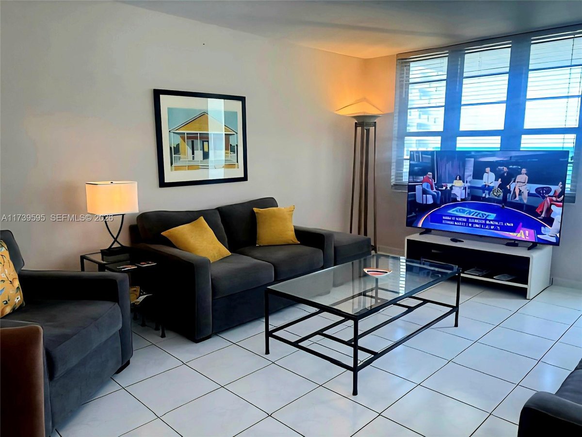 100 Lincoln Rd # 821, Miami Beach FL 33139