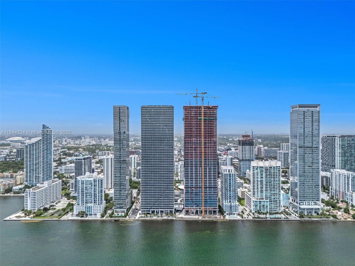 700 NE 24 Street # 3806, Miami FL 33137