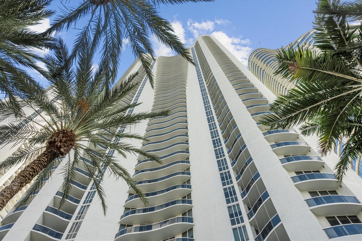 15811 Collins Ave # 3405, Sunny Isles Beach FL 33160