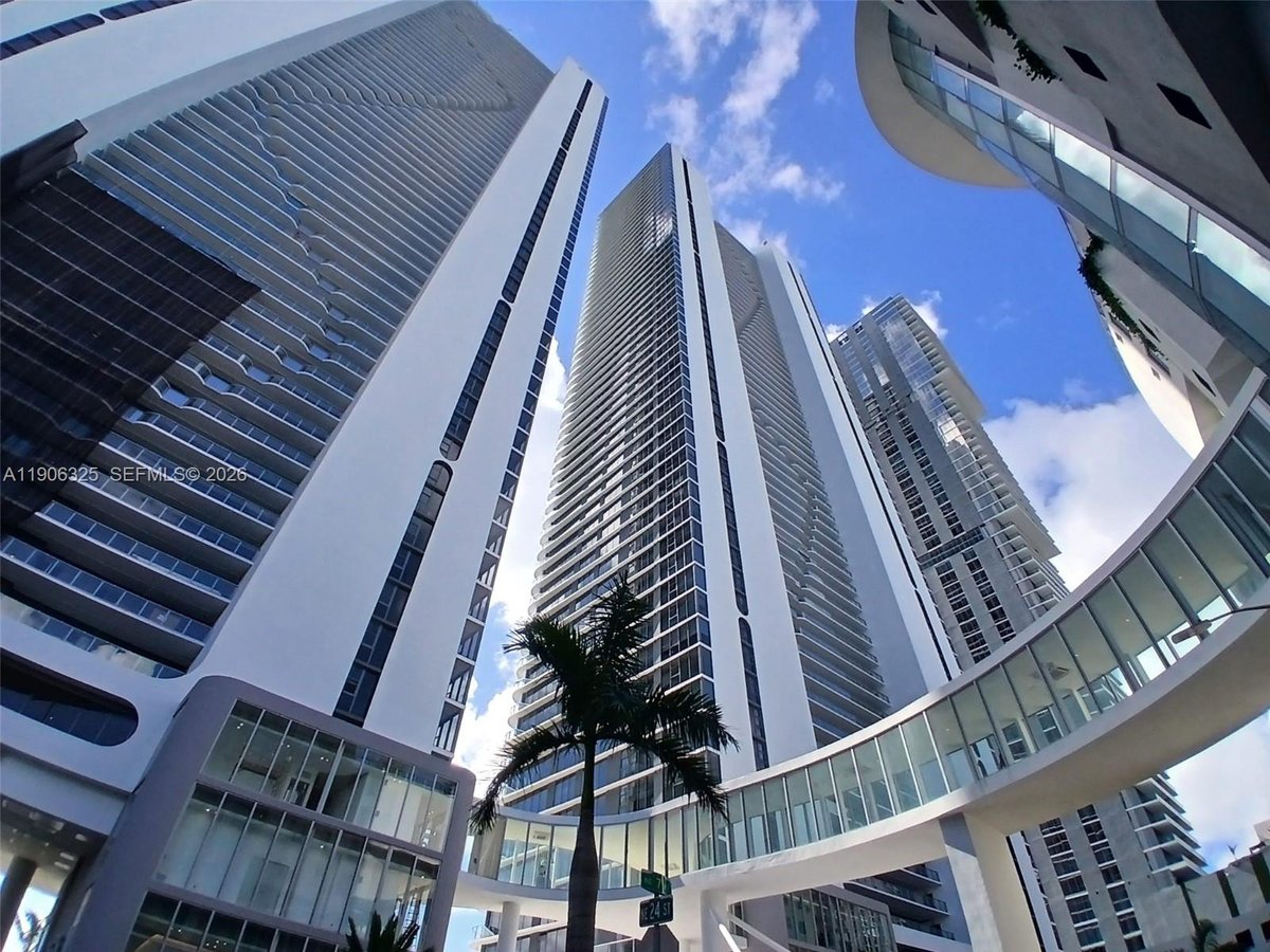 700 NE 24 # 203, Miami FL 33137