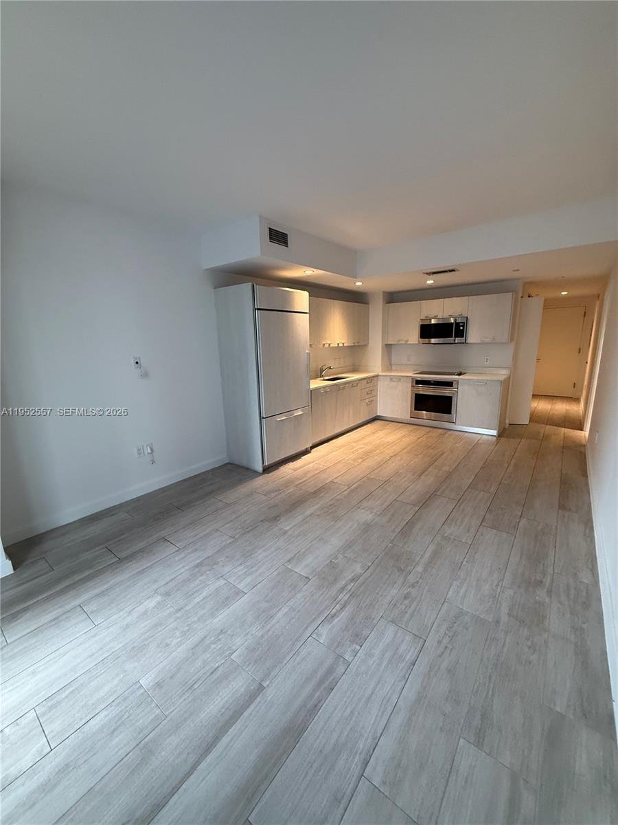 45 SW 9th St # 1004, Miami FL 33130