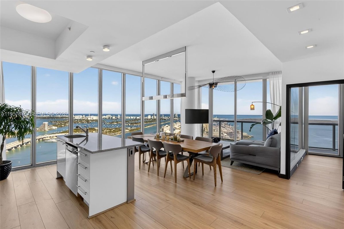 888 Biscayne Blvd # 5508, Miami FL 33132