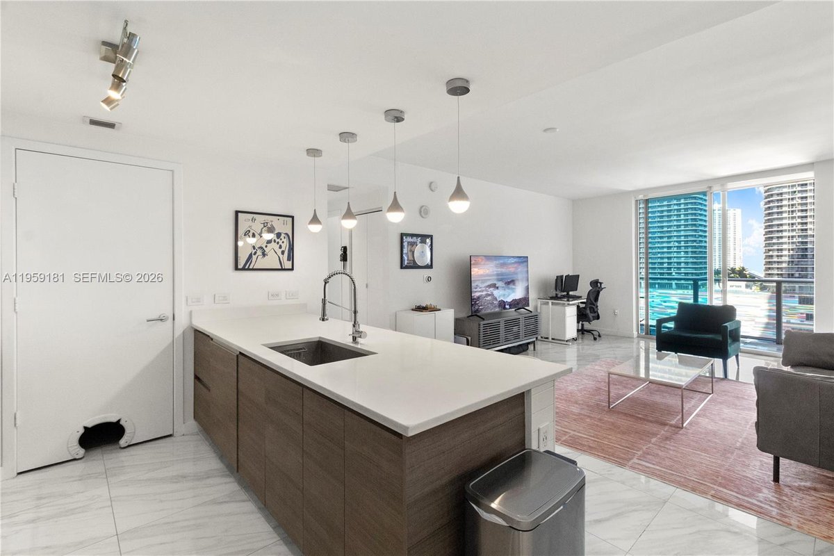 1100 S Miami Ave # 1609, Miami FL 33130