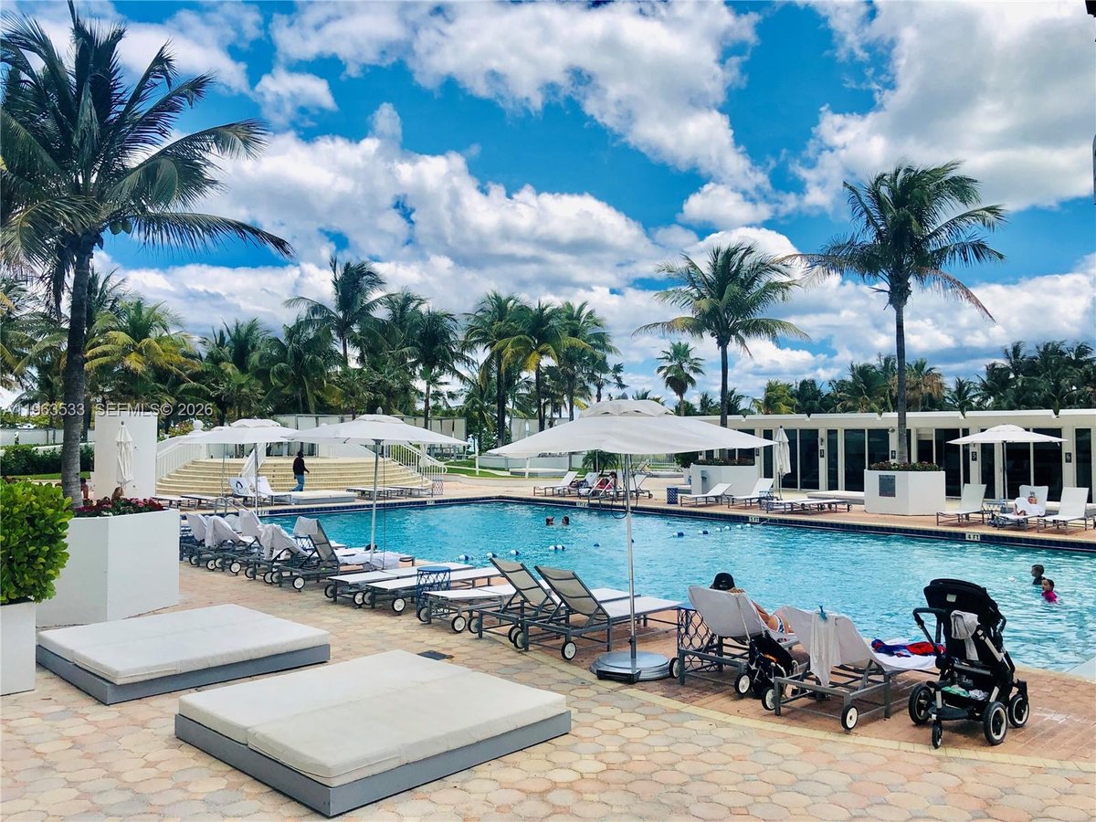 10275 Collins Ave # 427, Bal Harbour FL 33154