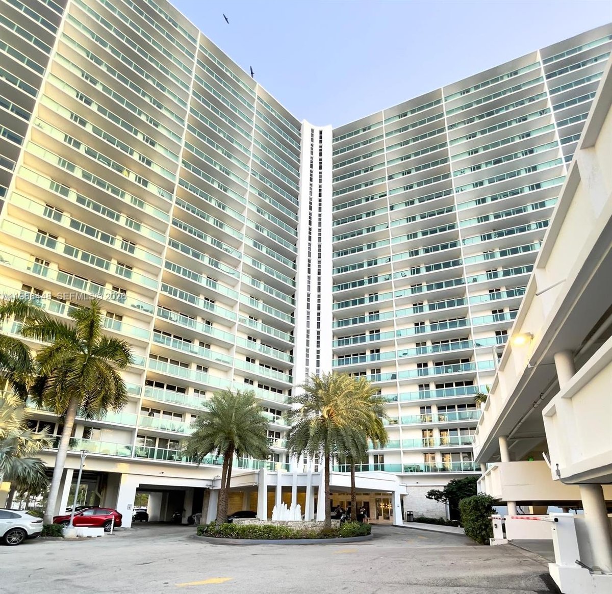 100 Bayview Dr # 412, Sunny Isles Beach FL 33160