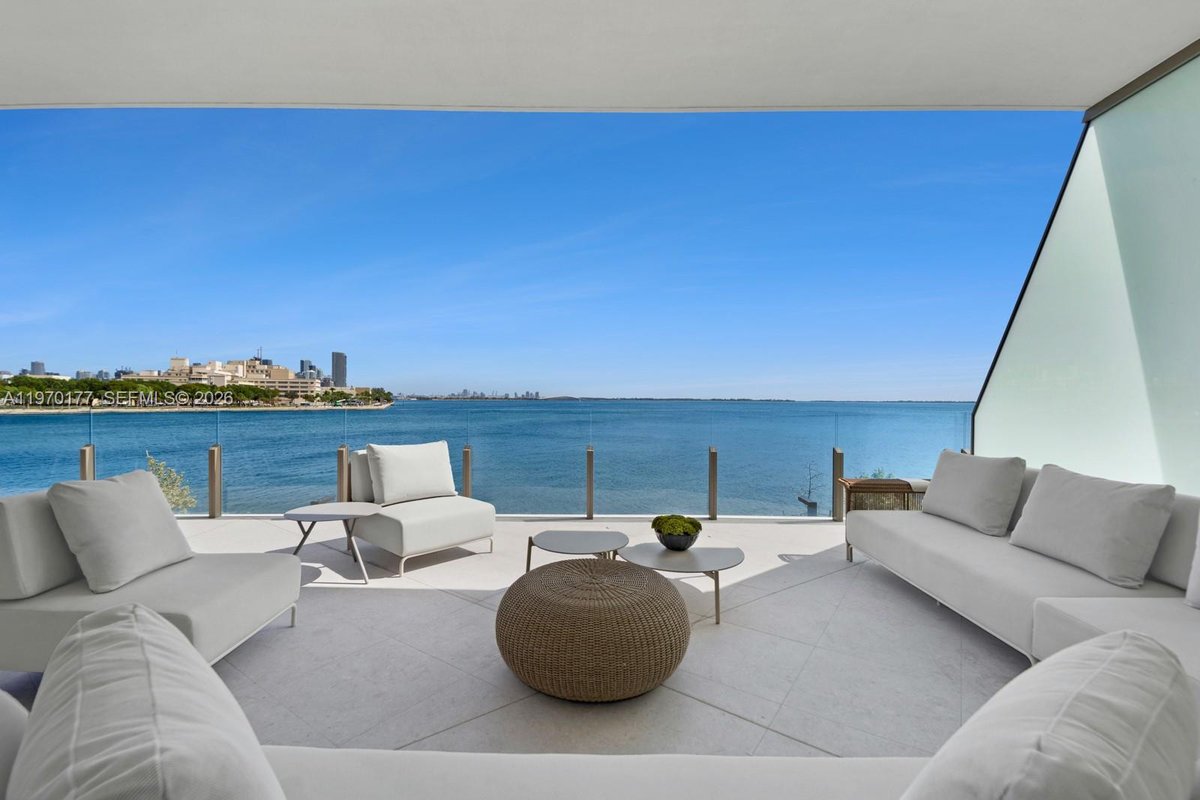 5 Grove Isle Drive # M204, Coconut Grove FL 33133