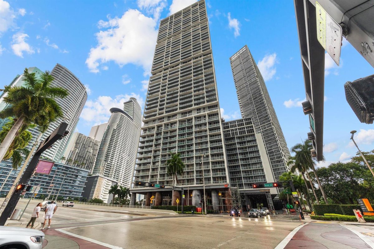 485 Brickell Avenue # 2506, Miami FL 33131