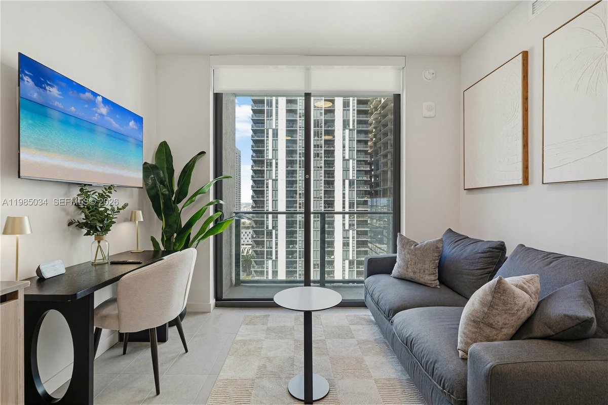 121 NE 5th St # 2706, Miami FL 33132