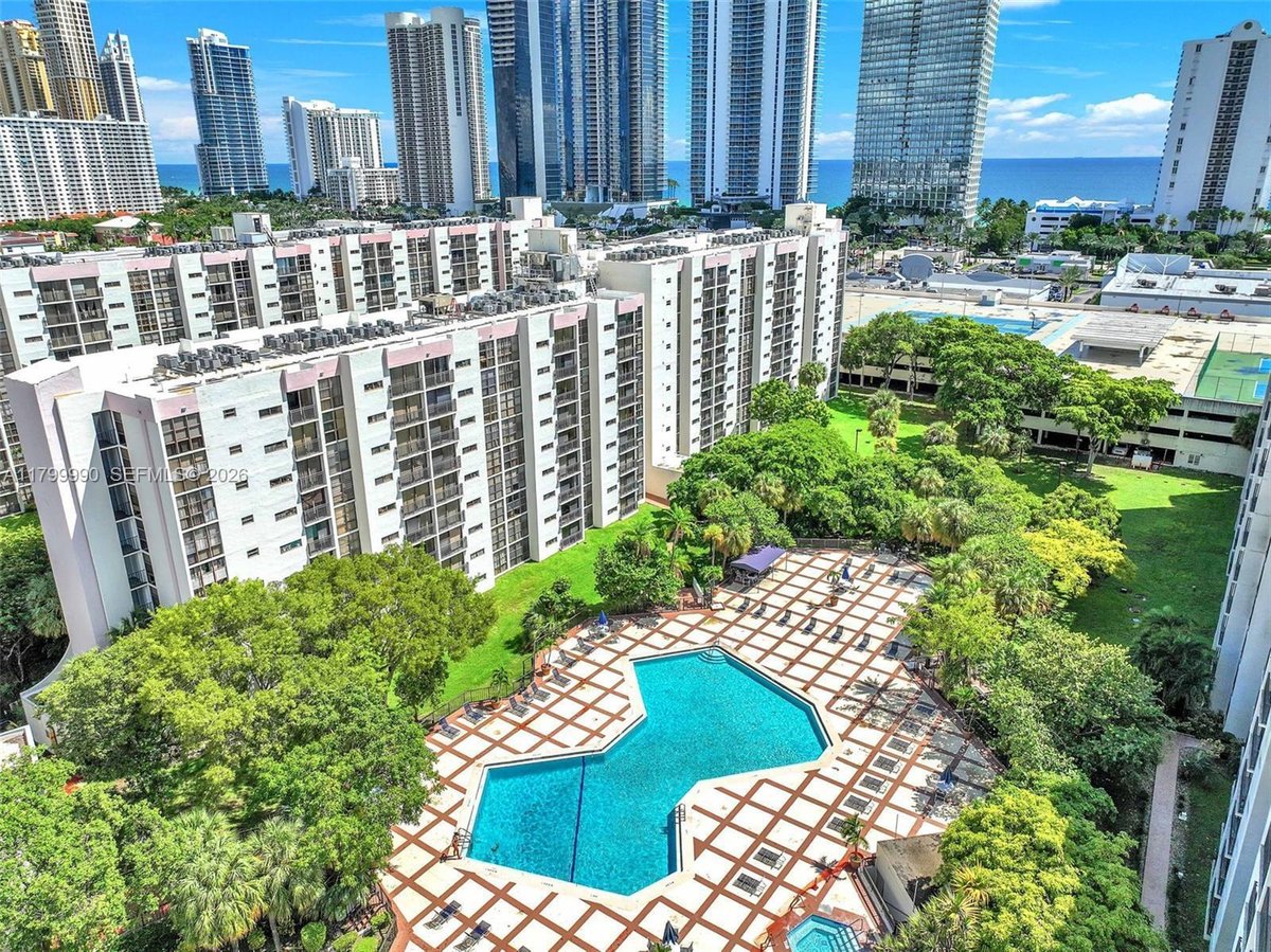 17021 N Bay Road # 105, Sunny Isles Beach FL 33160