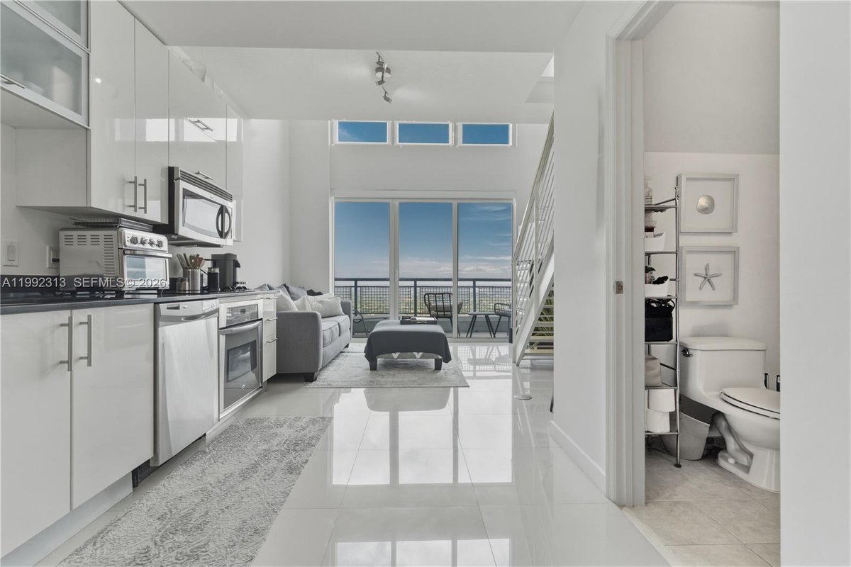 60 SW 13th St # 2805, Miami FL 33130