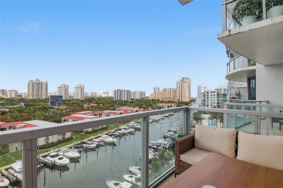 3029 NE 188th St # 904, Aventura FL 33180