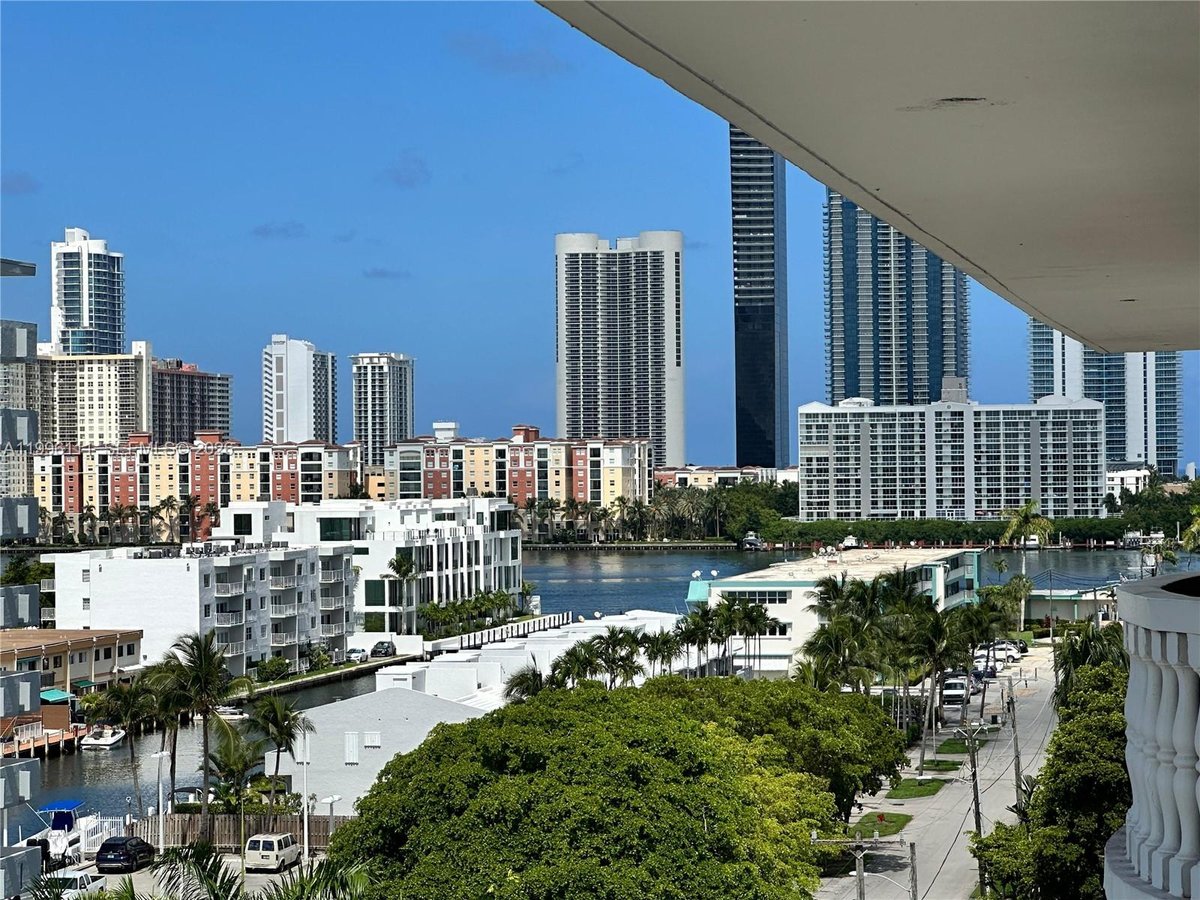 North Miami Beach, FL
