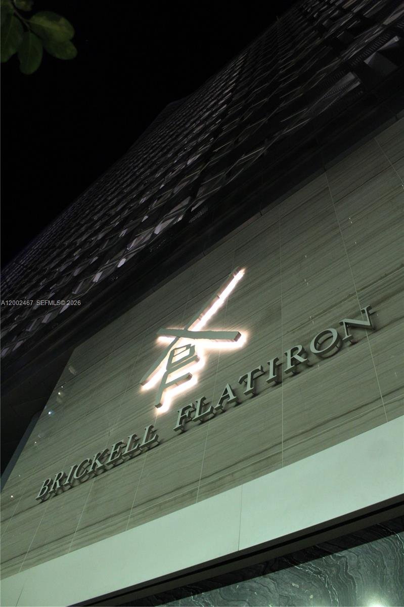 1000 Brickell Plz # 1906, Miami FL 33131