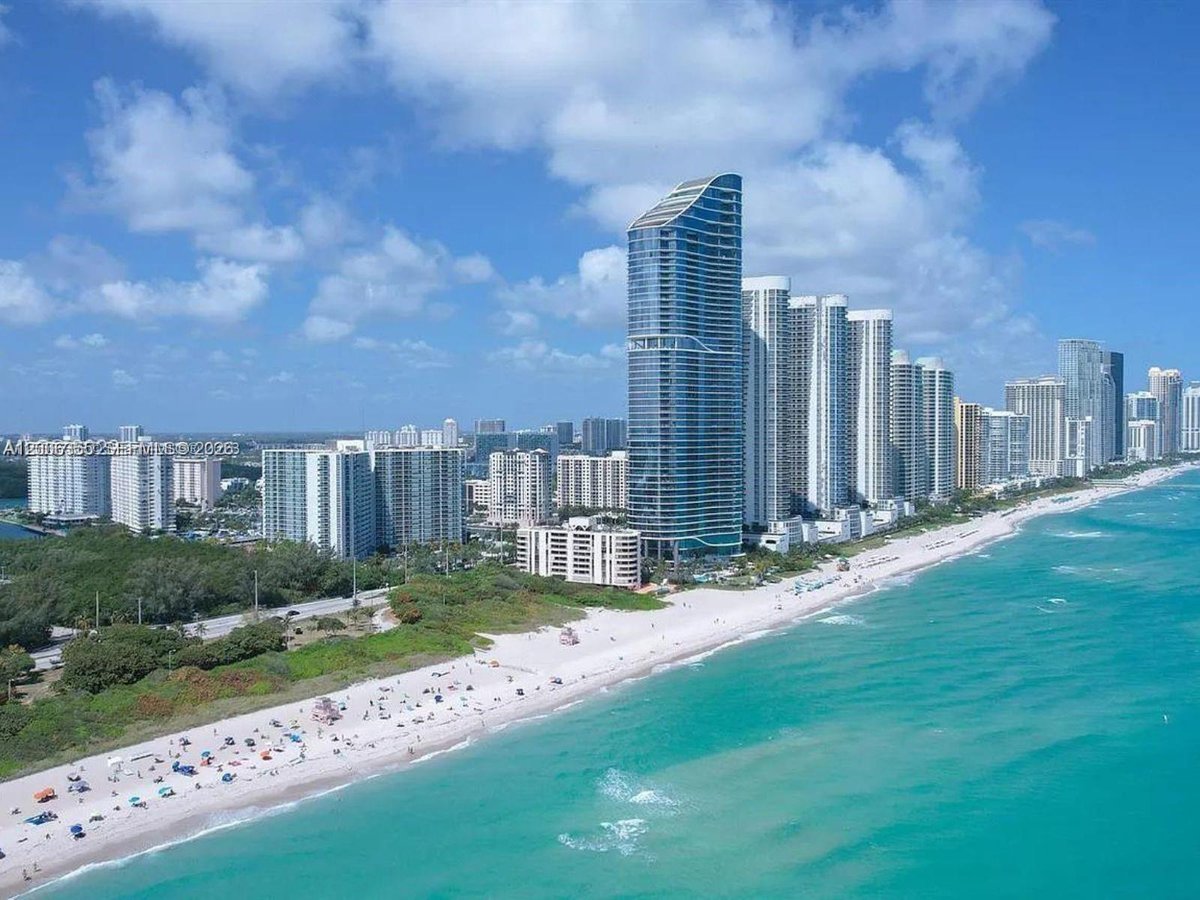 100 Bayview Dr # 216, Sunny Isles Beach FL 33160